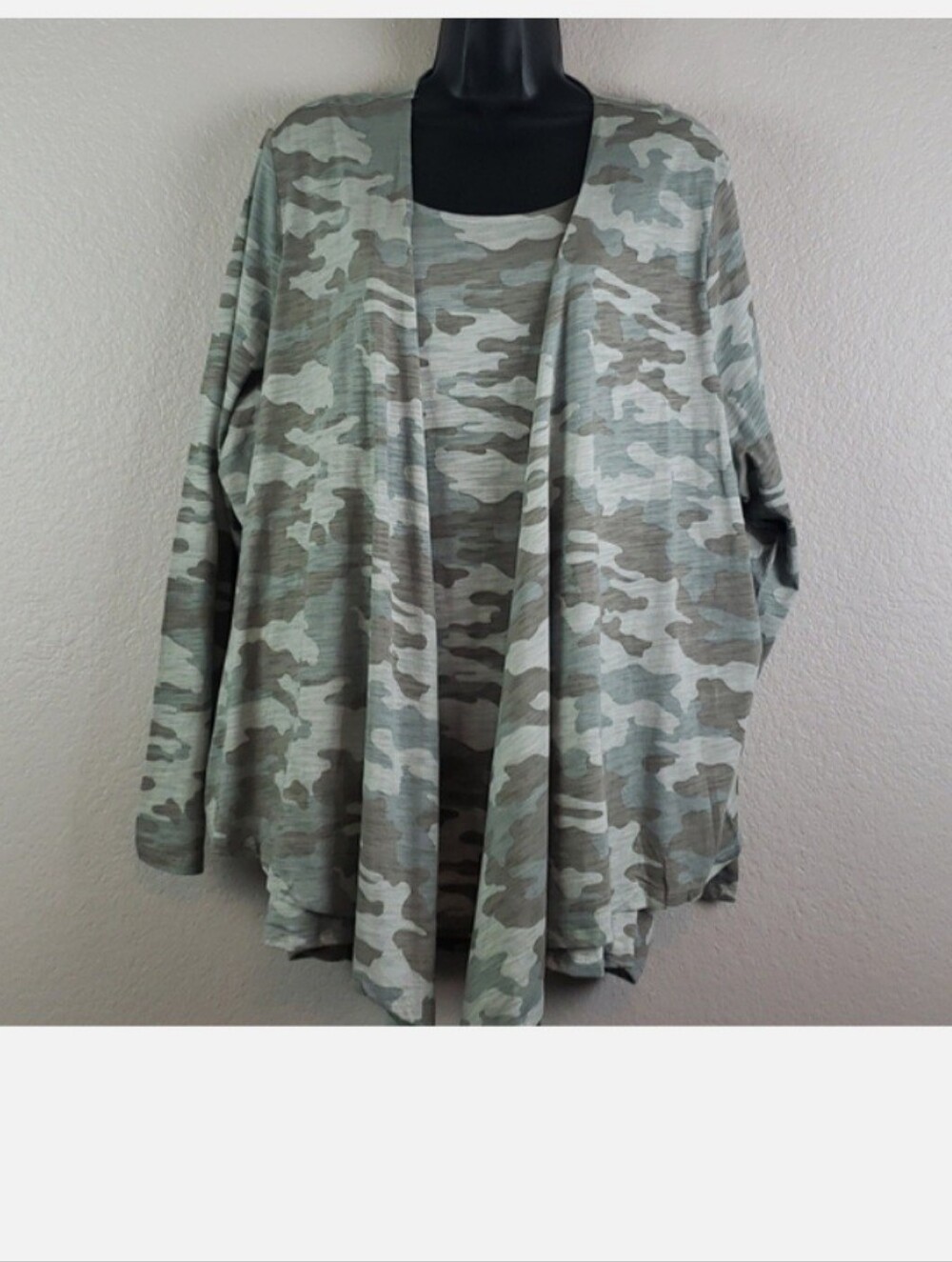 Belle by Kim Gravel Women Printed Knit Cardigan and Tank Set Size 1X Camo